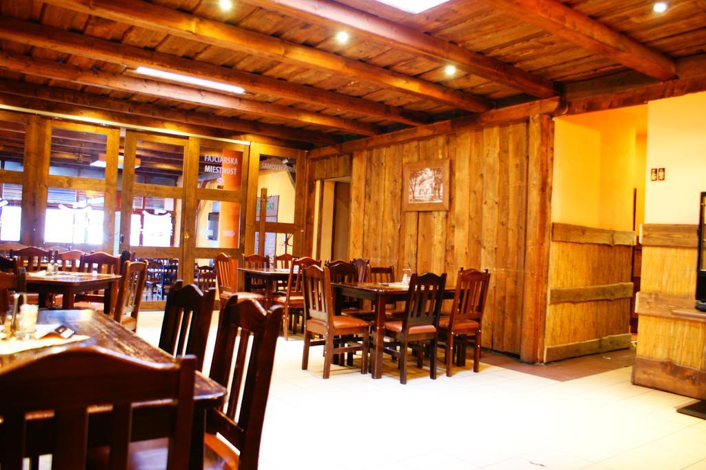 Grillbar Penzion & Restaurant Spišská Nová Ves Exterior foto